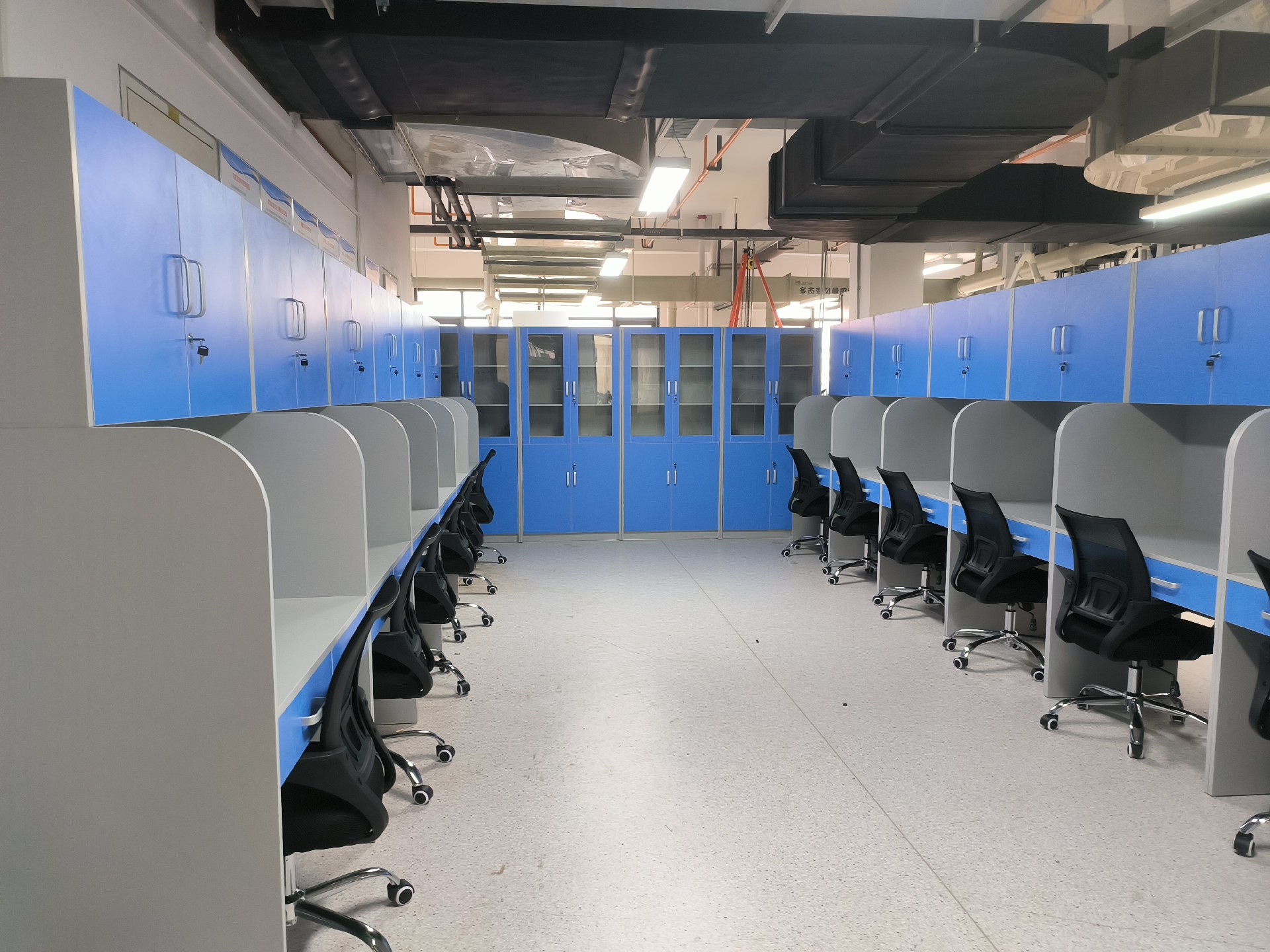 研究生学生办公桌