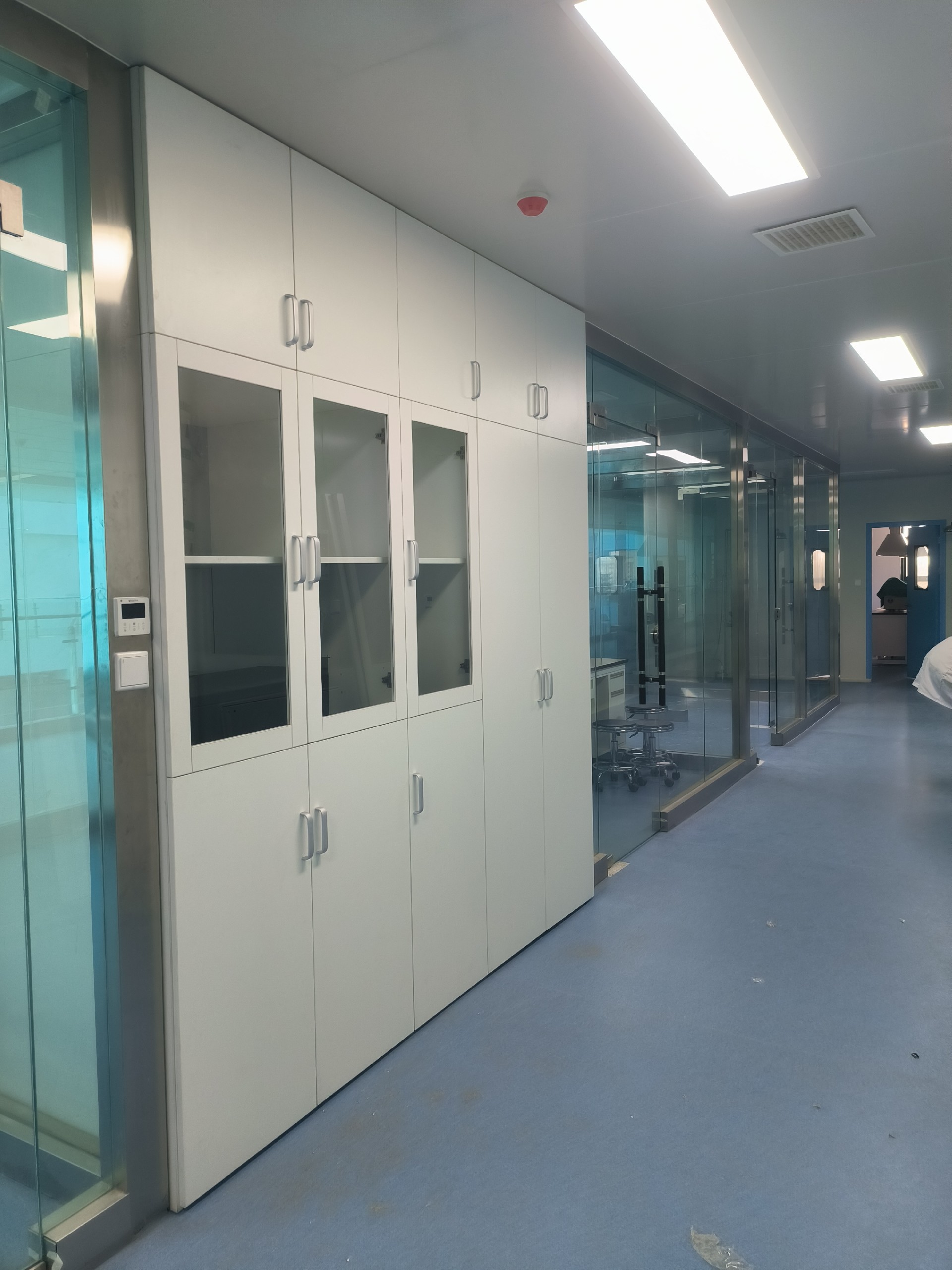 隐藏式储物柜衣柜